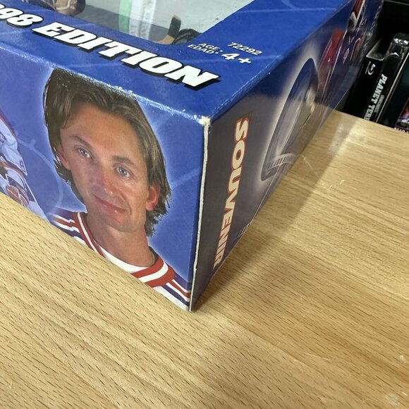 Wayne Gretzky Starting Lineup 1998 Freeze Frame 3 pack Action figures NHL HOCKEY - Picture 9 of 10